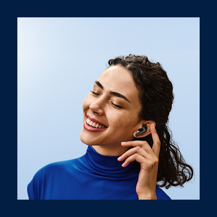 woman with ear phones