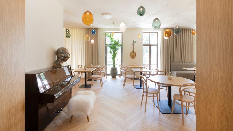 amazing places hotels