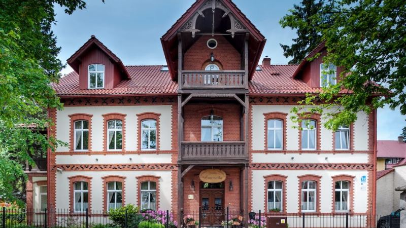 amazing places hotels